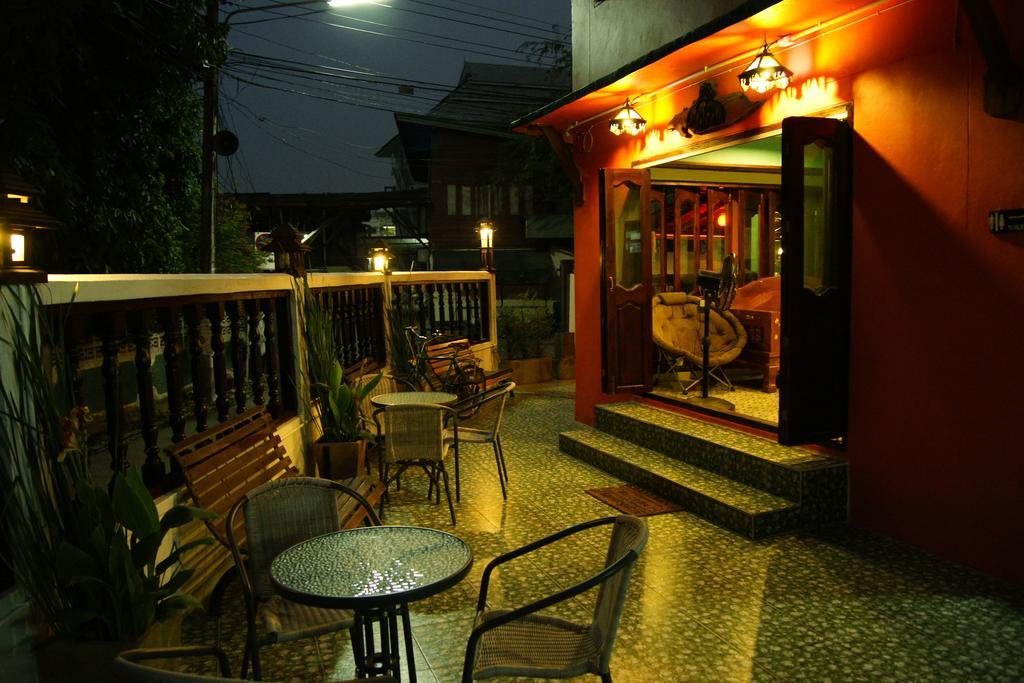 The Corner Inn Csiangmaj Kültér fotó