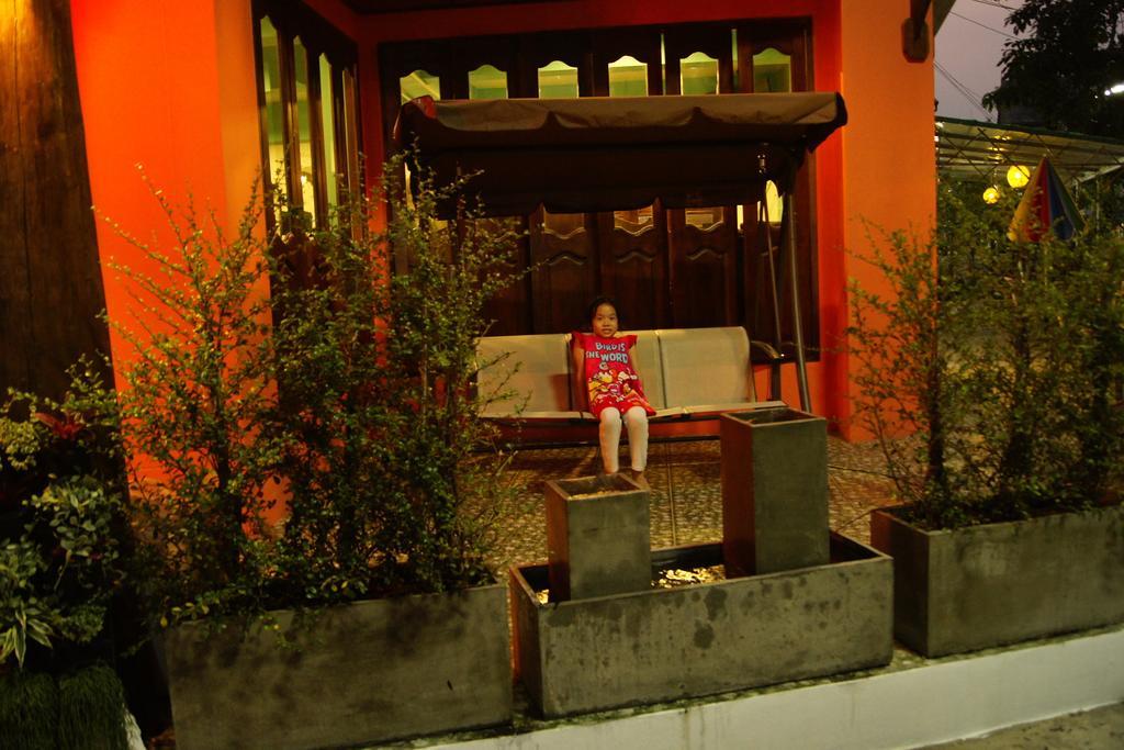 The Corner Inn Csiangmaj Kültér fotó